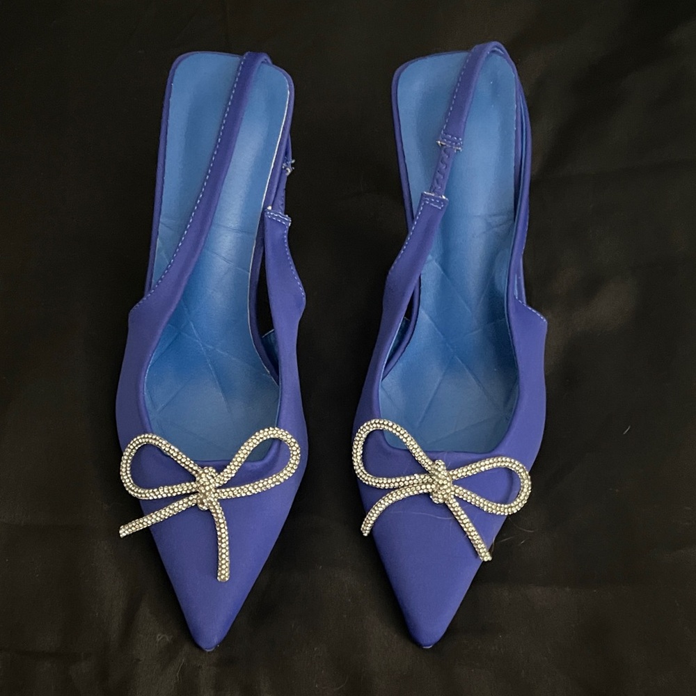 Elegant Blue Slingback Heels with Bow Accent